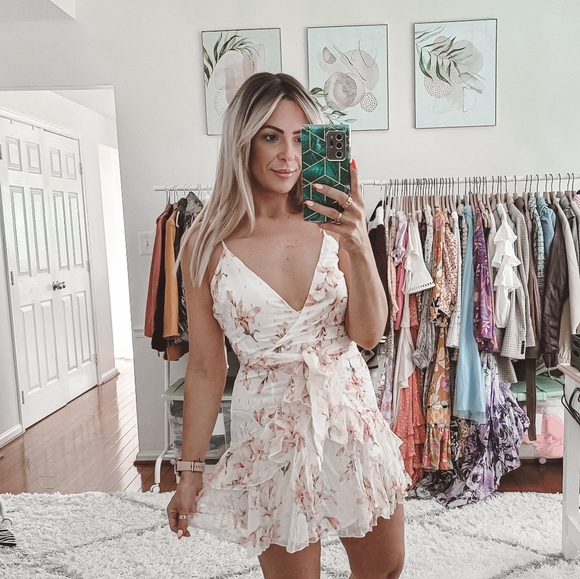 Saints and secrets Dresses & Skirts - Saints and secrets ivory/blush floral ruffle belted mini dress NWT